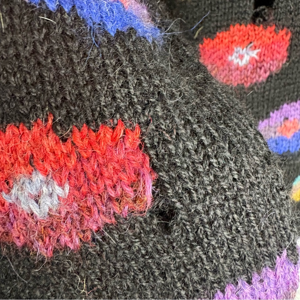 Vintage Peruvian Connection Sweater Womens Large Black Bright Floral *Flawed - Picture 12 of 15